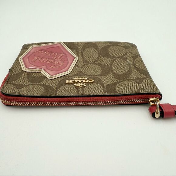 Coach Corner Zip Wristlet in Signature Canvas with Disco Patches - in EUC - Picture 6 of 7